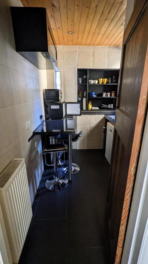 Quiet Comfortable Patcham Studio Free Parking Hallway Shared With Host Apartment Brighton Luaran gambar