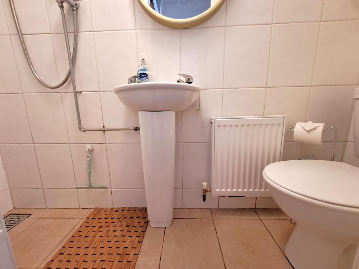 Quiet Comfortable Patcham Studio Free Parking Hallway Shared With Host Apartment Brighton Luaran gambar