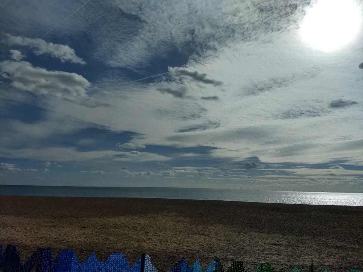 Quiet Comfortable Patcham Studio Free Parking Hallway Shared With Host Apartment Brighton Luaran gambar