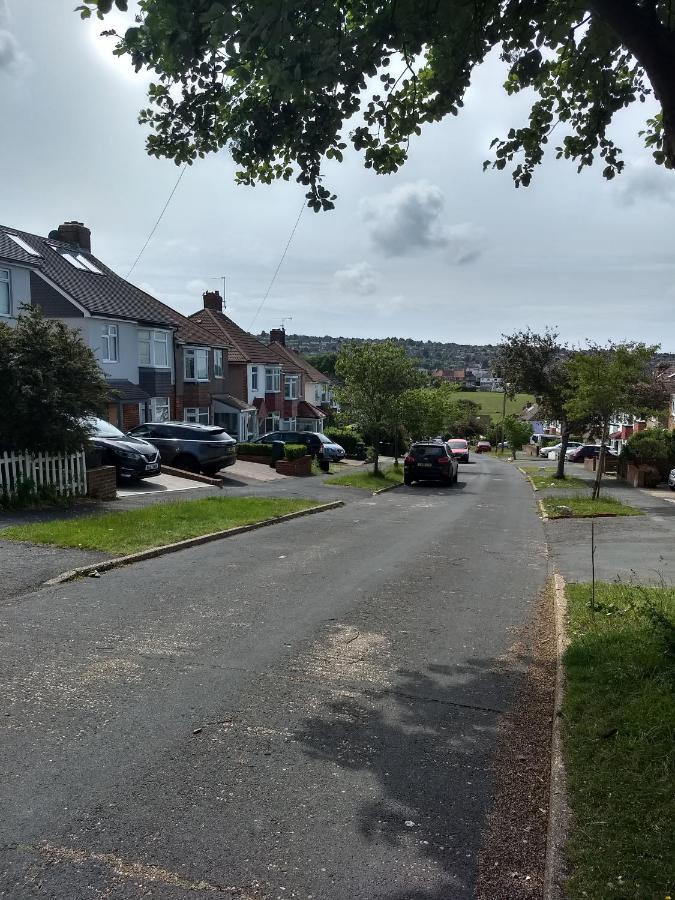 Quiet Comfortable Patcham Studio Free Parking Hallway Shared With Host Apartment Brighton Luaran gambar